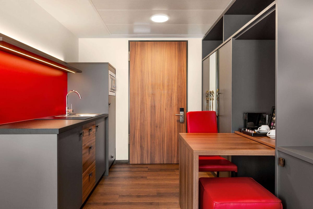 room (lounge accessible) | 1 bedroom, hypo-allergenic bedding, minibar, in-room safe