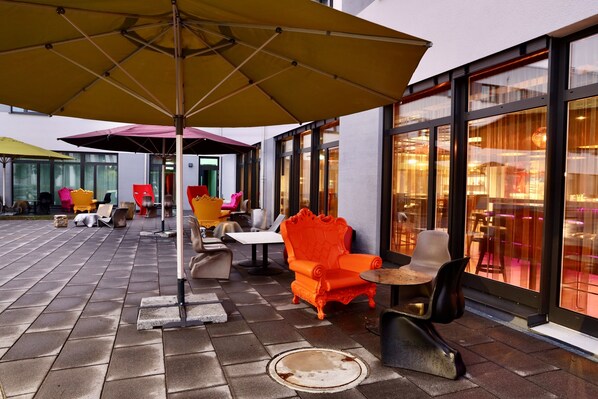 Terrace/patio - Amedia Hotel & Suites Dachau Trademark by Wyndham (Dachau)