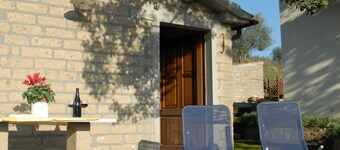 CASA RINA: Detached house with 400 M2 private fenced garden, swimming pool.