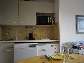 Fridge, microwave, oven, stovetop - Studio 4 pers near slopes, pets allowed (Chamrousse)