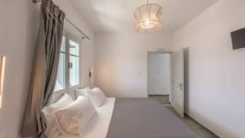 Standard Double Room | Meja, ruang kerja komputer riba, kalis bunyi, Wi-fi percuma