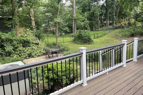 Dream Catcher Bungalow - Near Uptown, Bojangles Coliseum & BOA! Pet & Family Friendly, Plus 15% off!