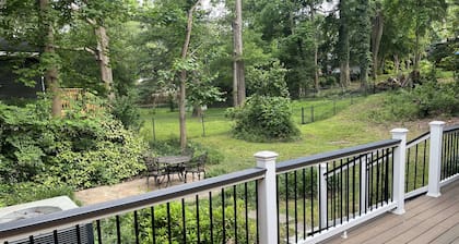 Dream Catcher Bungalow - Near Uptown, Bojangles Coliseum & BOA! Pet & Family Friendly, Plus 15% off!