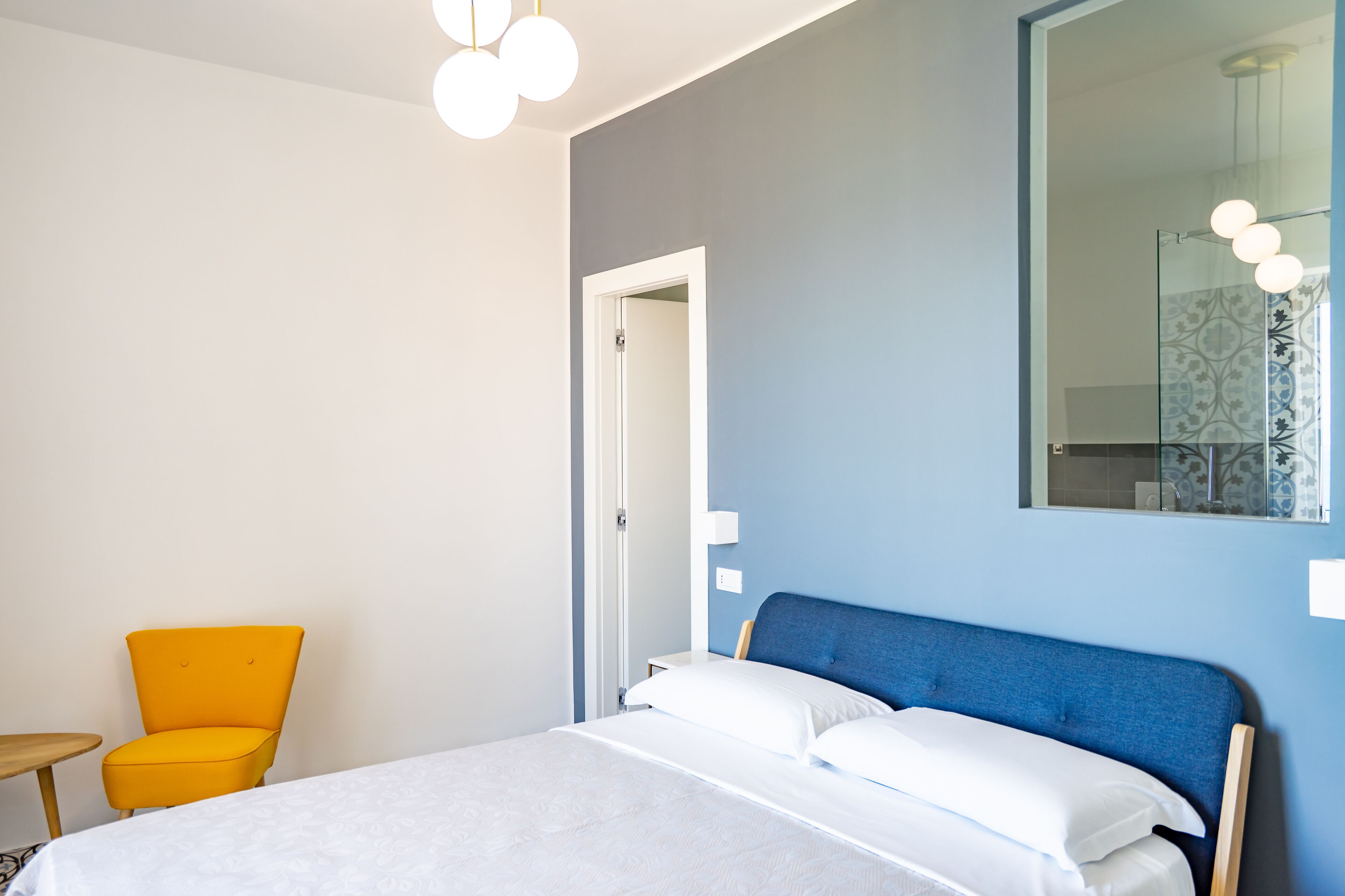 Minibar, decoración personalizada y muebles diferentes 