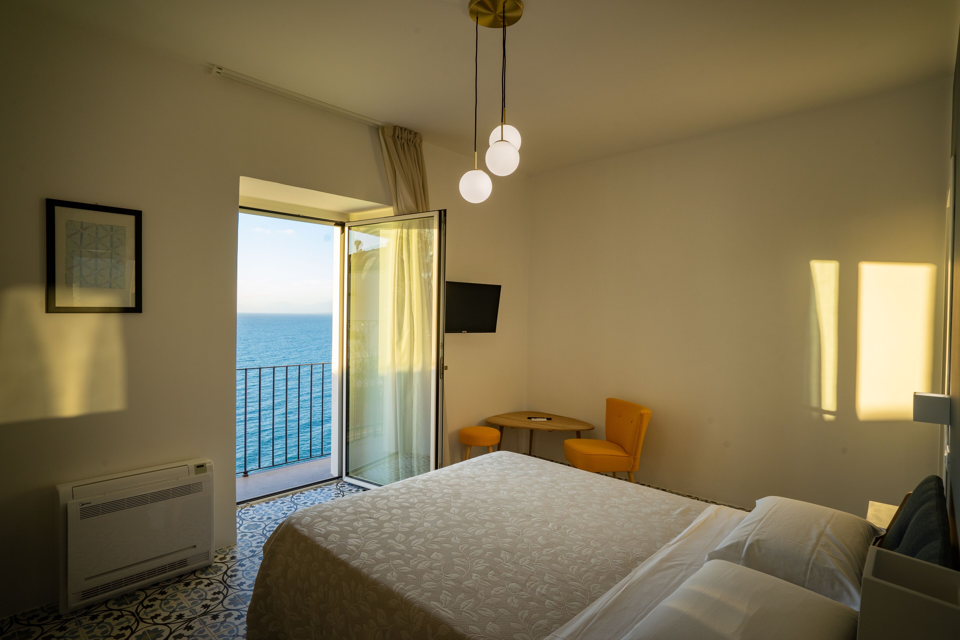 Chambre Supérieure, 1 chambre, balcon, vue mer | Minibar, décoration personnalisée, ameublement personnalisé