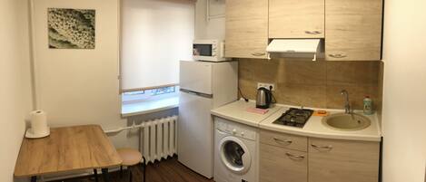 舒适公寓 | 私人厨房 | 冰箱、微波炉、炉灶、烤盘