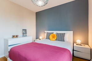 Apartment, 2 Bedrooms | 2 bedrooms, desk, iron/ironing board, cots/infant beds - Cascais Prime Flat (Cascais)
