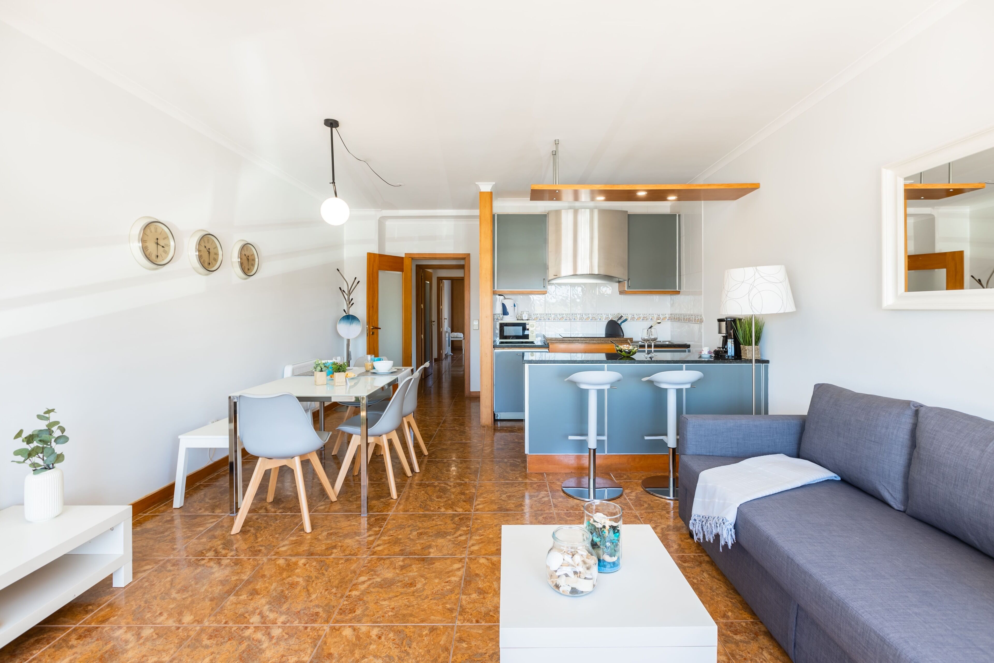 Apartment, 2 Bedrooms | Living area