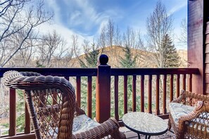 Property grounds - Lodge at Brookside #307, Avon Penthouse-Pool, Hot Tub, and Free Ski Shuttle Right Next to Property (Avon)