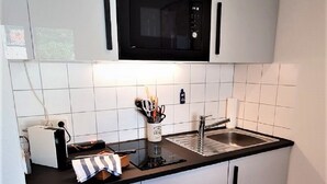Deluxe Apartment | Private kitchen | Espresso maker, coffee/tea maker, cookware/dishes/utensils - Deluxe Apartment Flamingo in der Stadt (Freiburg im Breisgau)