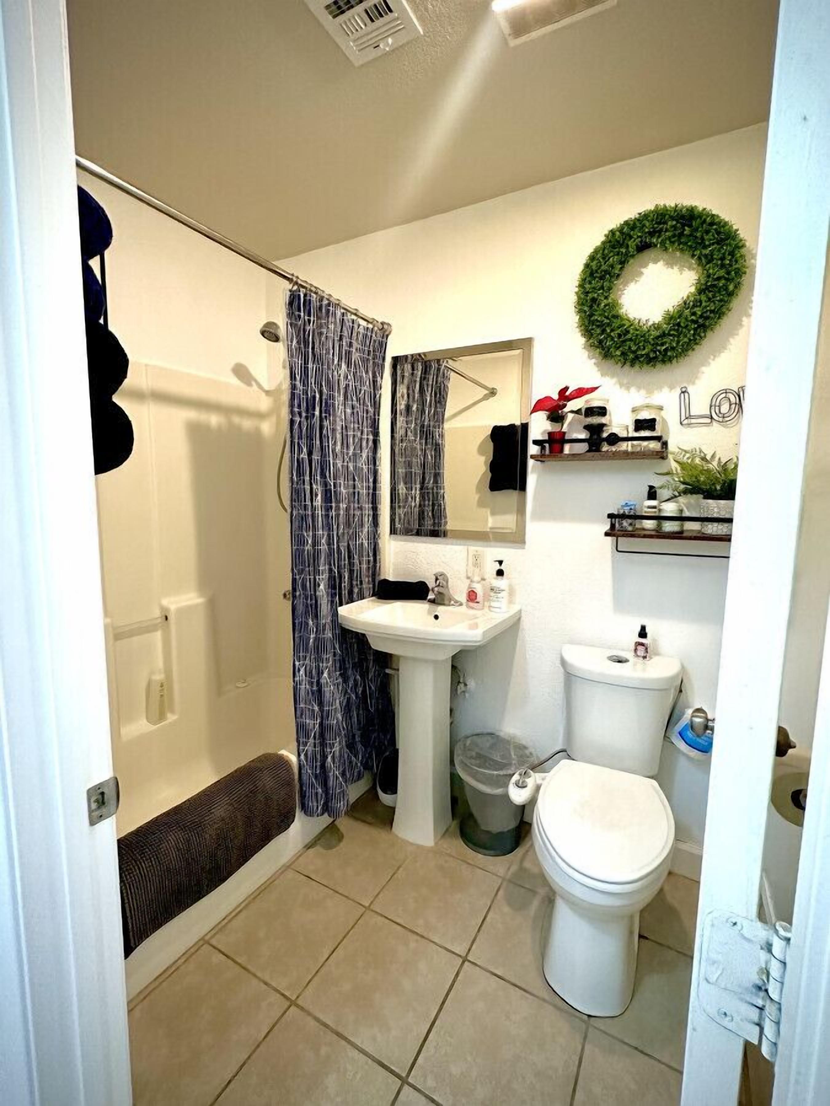 King Bed | Travel | Work | Dog Friendly