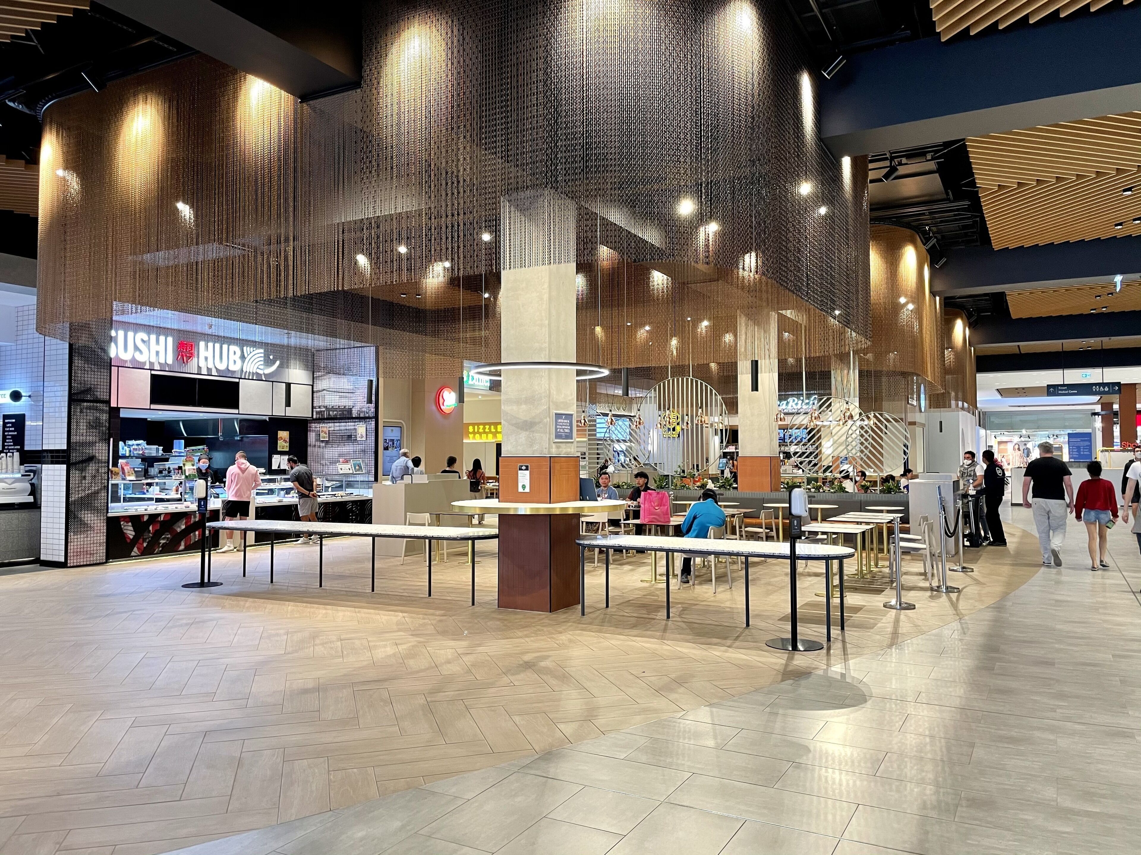 Exquisite 2BR apartment with resort and mountains Views — image 16