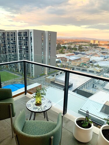 Exquisite 2BR apartment with resort and mountains Views