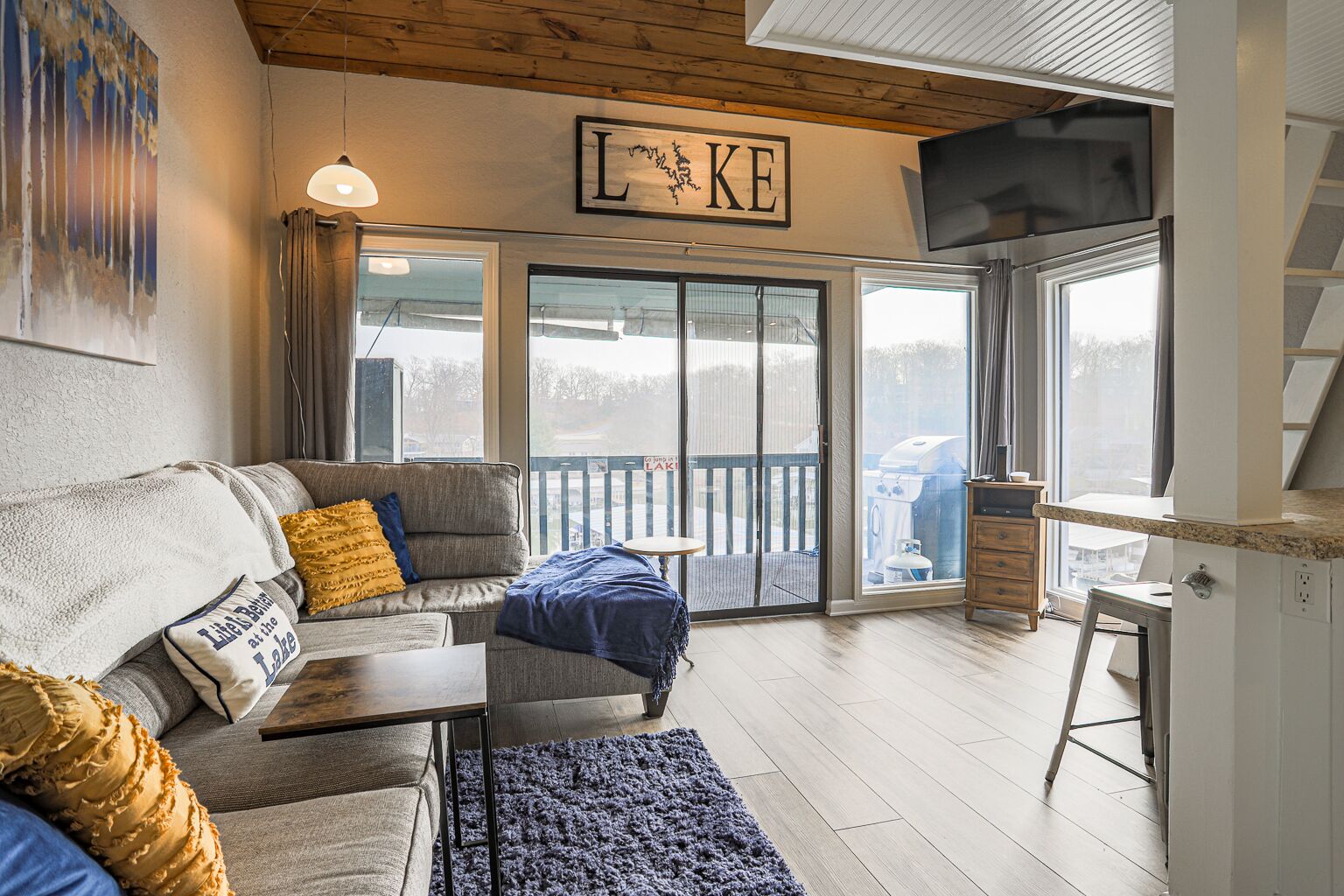 Cozy Lakefront Condo - 2 Queen Beds, 1 Bath w/ Main Channel View MM20 Osage