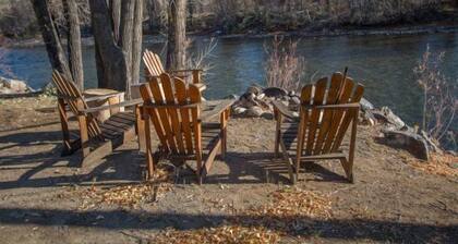 Aspen House by the River