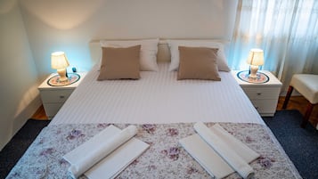 Habitación doble (Double Room) | 8 habitaciones y wifi gratis