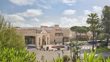 Khuôn viên nơi lưu trú