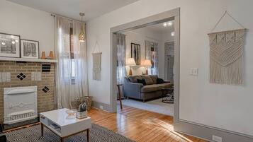 TV, fireplace, Netflix, streaming services