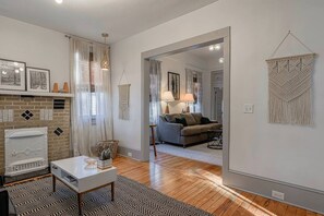 TV, fireplace, Netflix, streaming services