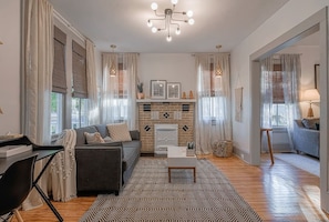 TV, fireplace, Netflix, streaming services