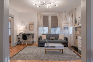 Televisio, takka, Netflix, suoratoistopalvelut