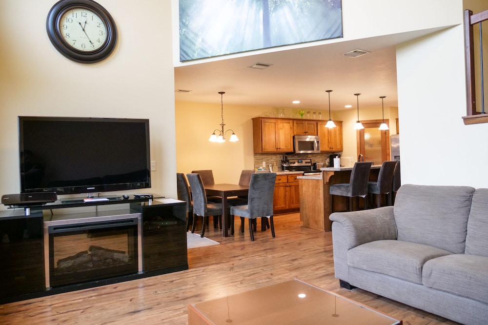 Cabin #155 - Waiting for you to Arrive!