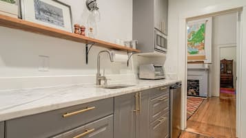 Fridge, microwave, oven, coffee/tea maker