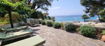 Characteristic villa with private pool 50 m from the beach