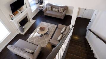 TV, fireplace