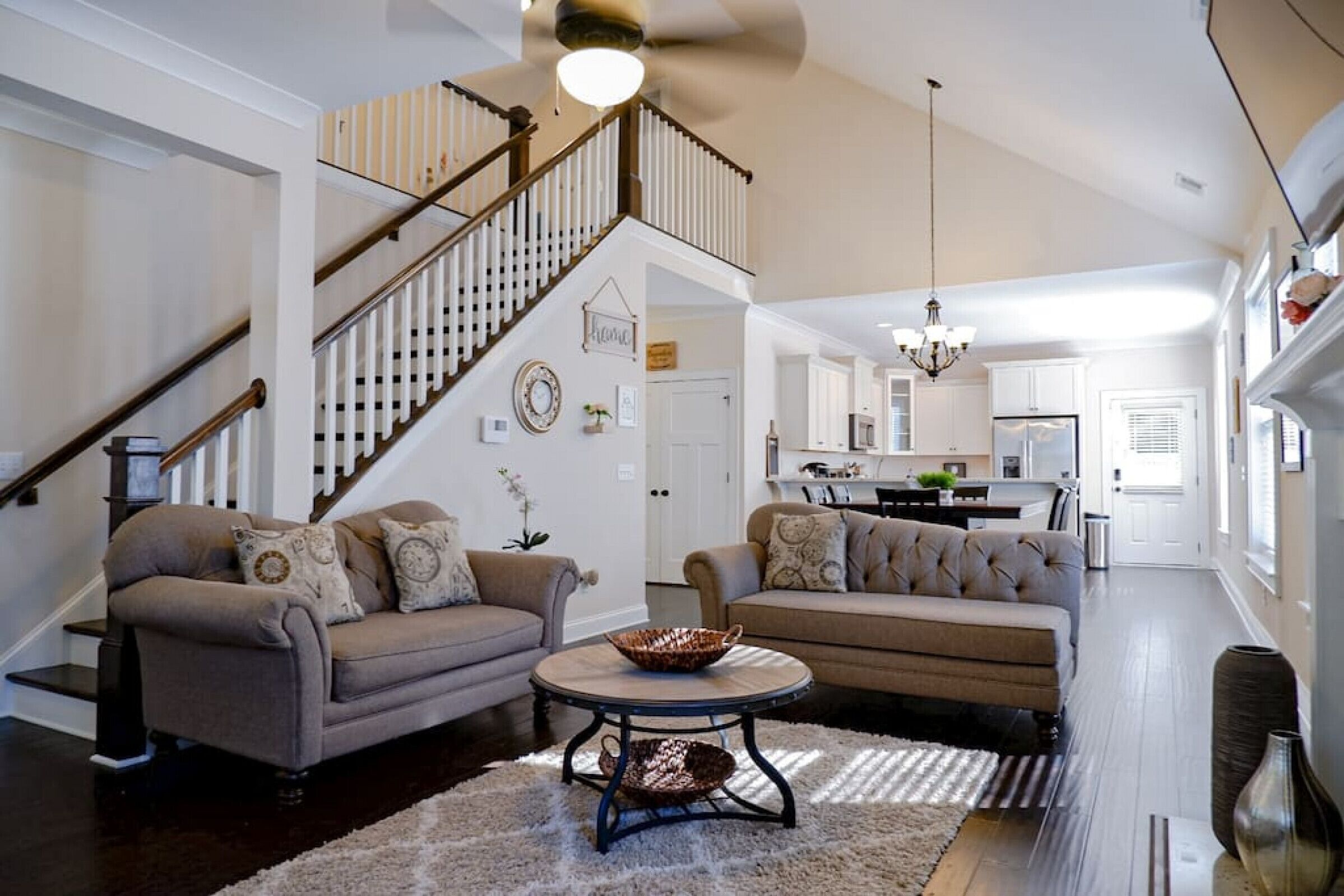 Televisión y chimenea 