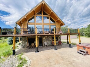 Exterior - Luxury Cabin w/Hot Tub, Fireplace, Minutes to Skiing (Red Lodge)