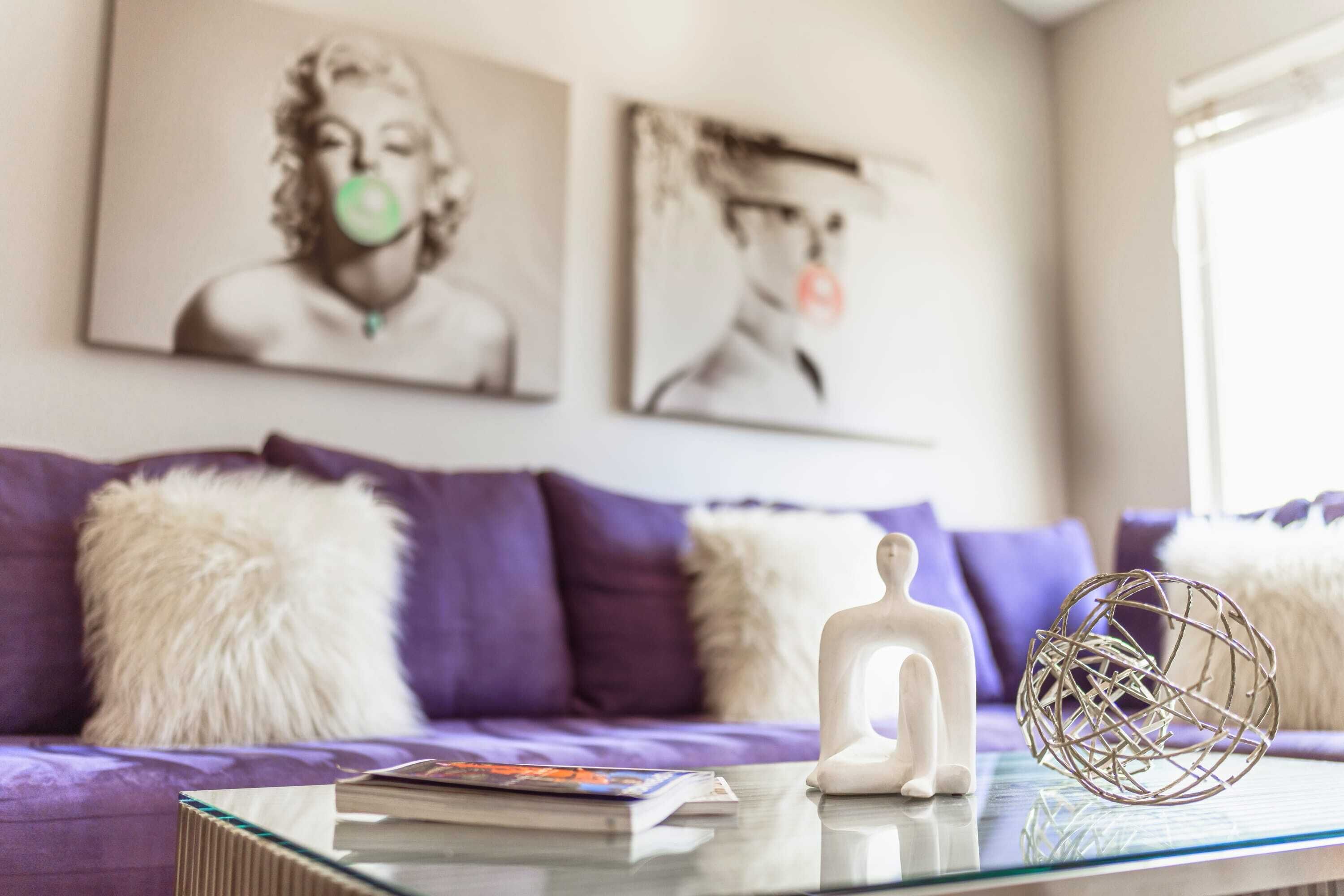 Poolside Mid Century Retreat w Pool+Spa+BBQ+Games