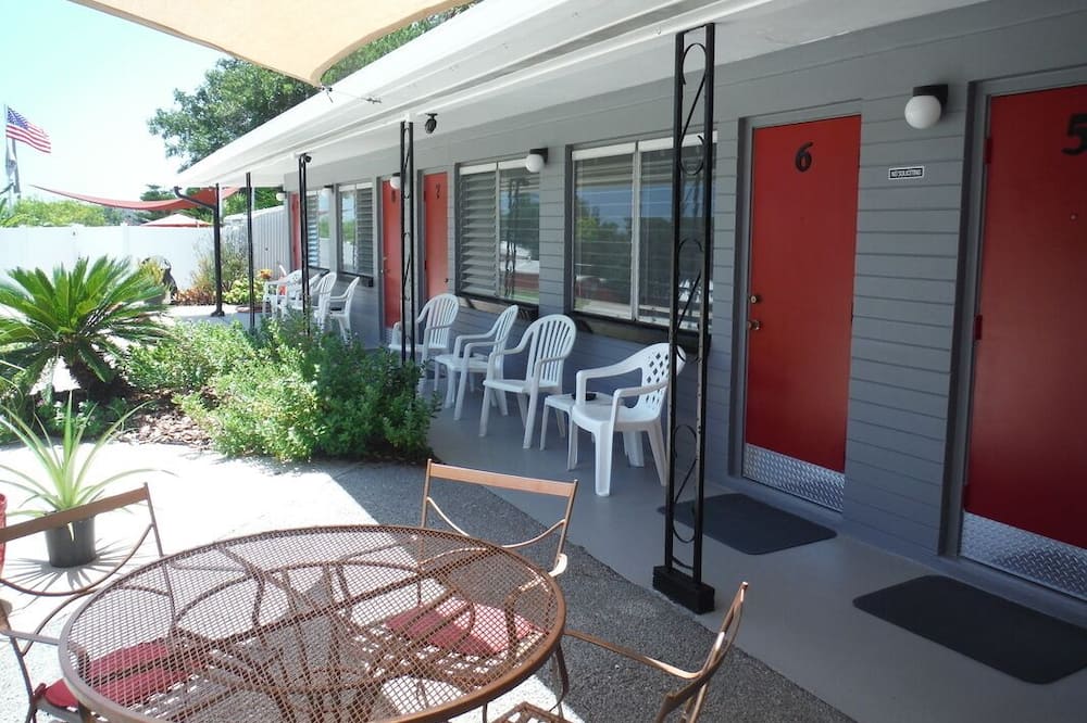 The Scoot Inn
