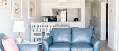 Smart-TV, Kamin, Tischtennisplatte