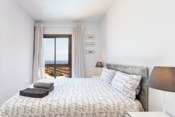 2 bedrooms, iron/ironing board, travel cot, WiFi