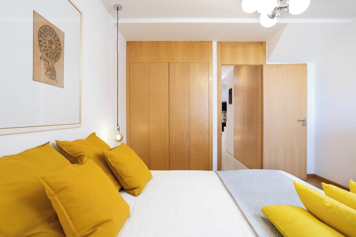 2 dormitoris, planxa i posts de planxar, wifi i roba de llit 