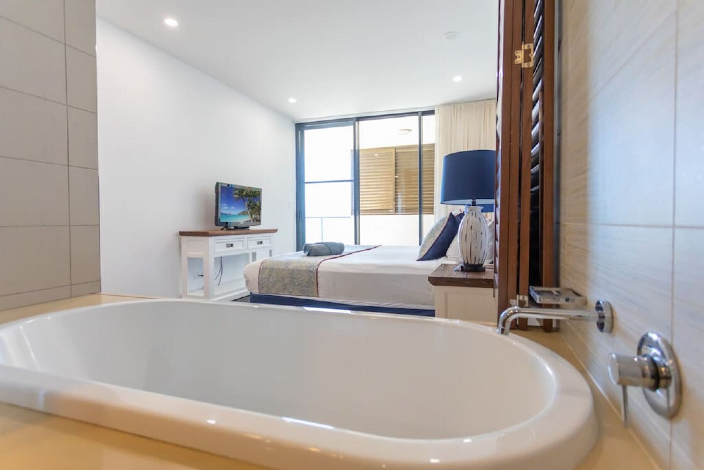 Ocean view 3 bedroom family friendly 2 pools  WI-FI