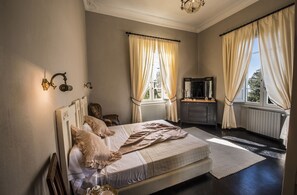 7 soverom, skrivebord, wi-fi og sengetøy