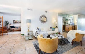 TV, fireplace, offices - Mid-Century Modern Desert Escape (Palm Springs)