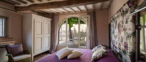 5 soverom, strykejern/-brett, wi-fi og sengetøy