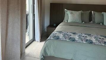 1 chambre, coffres-forts dans les chambres, bureau