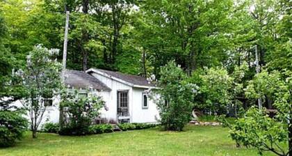 Serry Summer Kamp Cabin on Waterfront Property