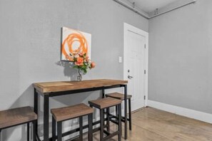 Dining - Comfortable stay in historic Sherman Hill-3 (Des Moines)