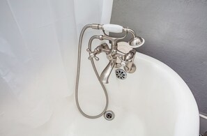 Hair dryer - Comfortable stay in historic Sherman Hill-3 (Des Moines)