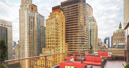 Midtown NYC 1BR with Rooftop Prime Location on Lovely Resort