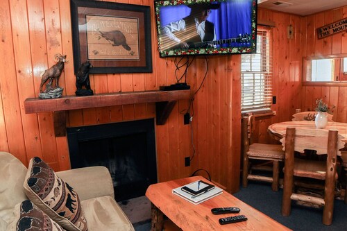 Charming two bedroom knotty pine cabin