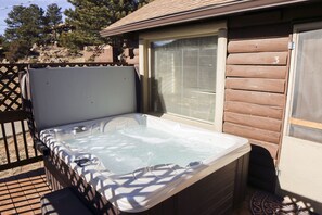 Outdoor spa tub - Cabin with Mountain View from Personal Hot Tub (Estes Park)