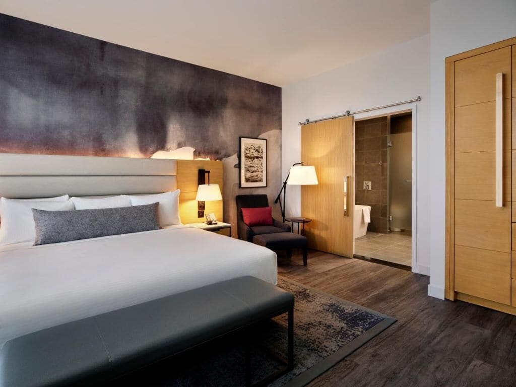 premium bedding, pillow-top beds, bed sheets