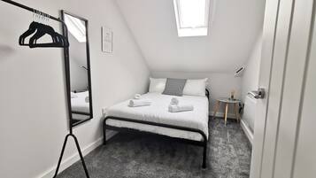 1 bedroom, iron/ironing board, WiFi (free)