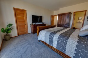 5 Schlafzimmer, Schreibtisch, BĂŒgeleisen/BĂŒgelbrett, kostenloses WLAN